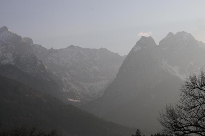Alpspitze und Waxensteine von Balkon aus aufgenomm
