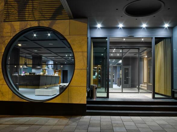 Eingang Hotel Königshof