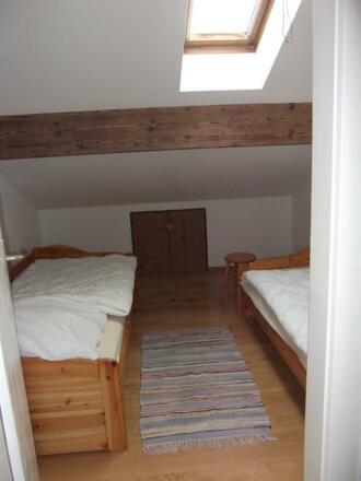 Zwei Einzelbetten in Schlafraum 2
