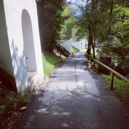 Weg zur Wallfahrtskirche St. Anton