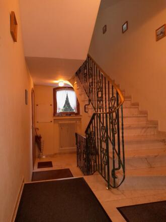 Eingangsbereich und Treppenhaus