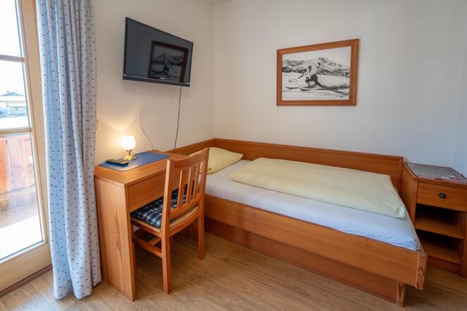 Kinderzimmer Bett1 FEWO Alpspitze