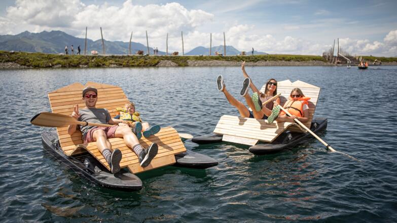 Zapfenschuppenboot am Fichtensee