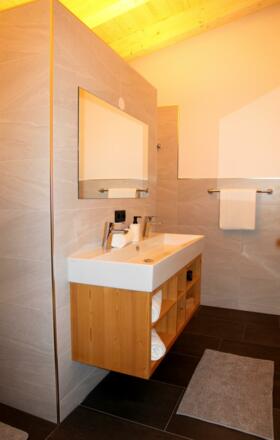 Badezimmer in der Ferienwohnung Grubertal