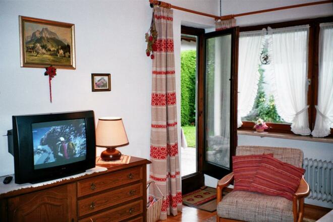 Wohnzimmer mit Terrasse