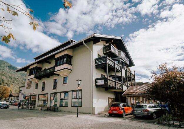 fd6b3d09-fe7c-4f40-b869-6797597f112a.f10