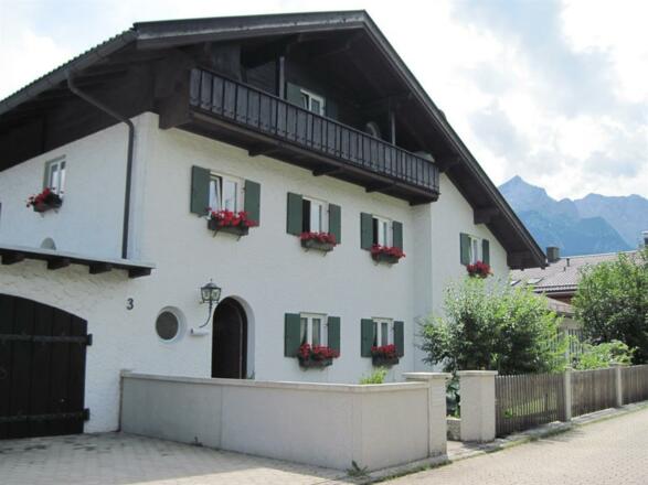 Haus Bader im Sommer