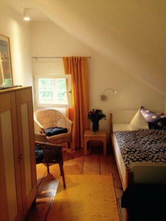 Das_Schlafzimmer_mit_2_Betten