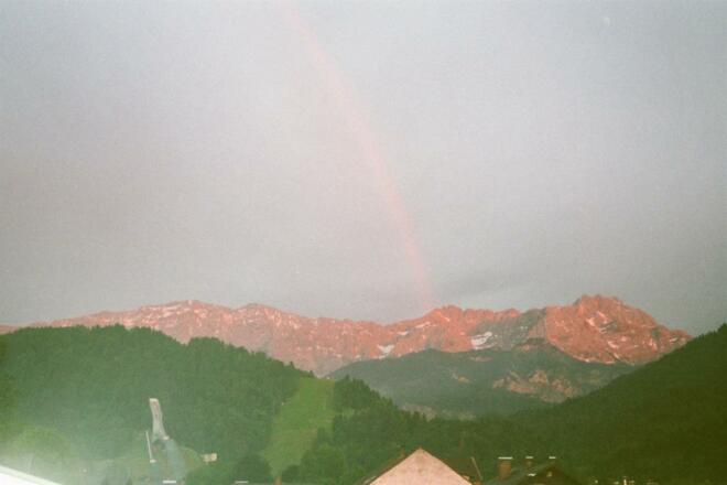 Wettersteingebirge mit Sprungschanze