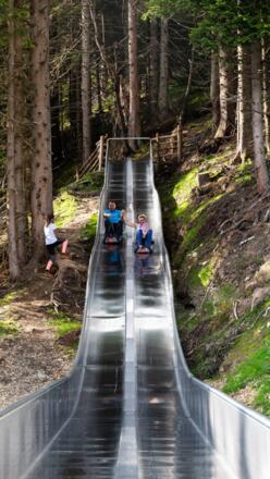 Rutschenweg - Spaß für Groß & Klein