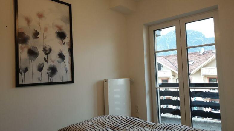 05fe930f-9986-4c1b-a1d3-a585013060c6.f10