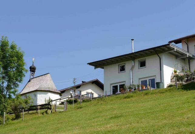 Aussenansicht im Sommer