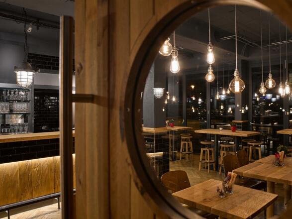 Burgerbar und Vinothek