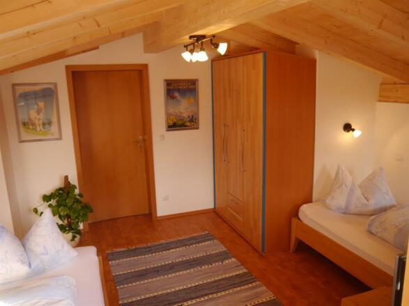 Schlafzimmer 2 Fewo Zugspitze