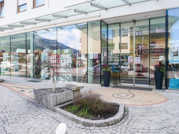Eingang Michaelis Apotheke