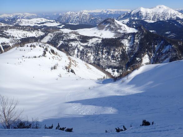 Diesen Hang sollte man bei Pulverschnee unbedingt "mitnehmen"