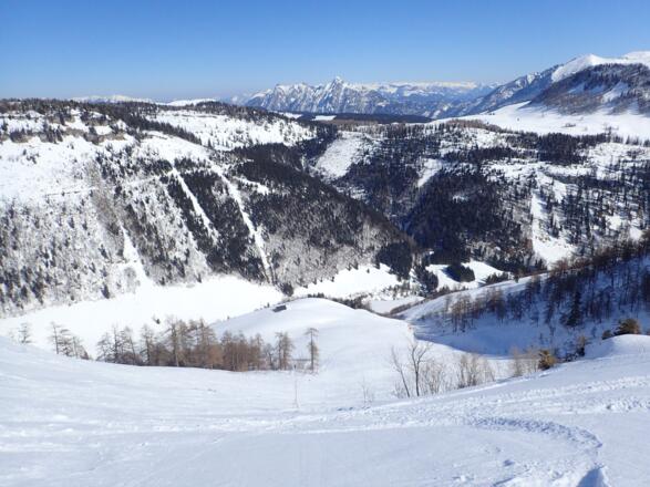 Blick hinunter zur Fahrnkaralm