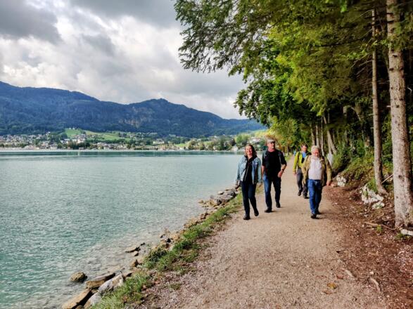 Der Uferweg am Wolfgangsee ist bereits Teil des Pilgerweges.