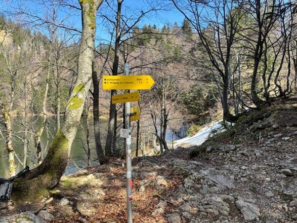 Abzweig beim Mönichsee nach "rechts" in Abstiegsrichtung