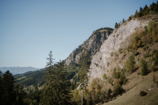 Durch diesen alten Steinbruch führt der Ostrachtaler Klettersteig.