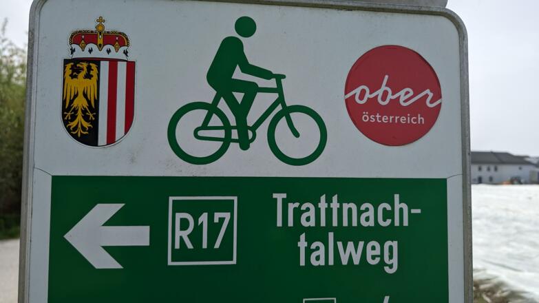 Radweg Trattnachtalweg R17 Wegschild