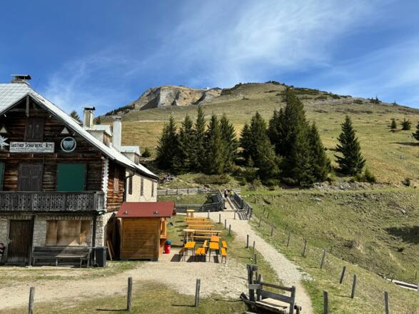 Gasthof Schafberg-Alpe bei der Mittelstation mit Kiosk