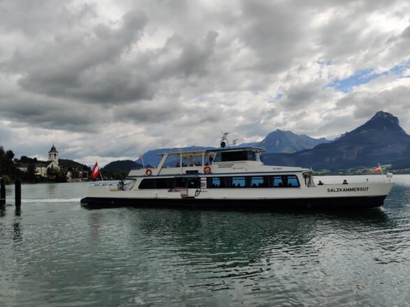 Statt mit dem Bus kann man auch mit dem Schiff zurück nach St. Gilgen fahren.