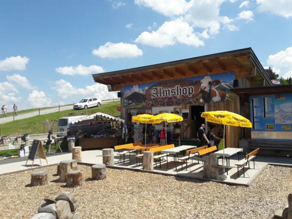 Vorplatz Almshop am Wiedersbergerhorn