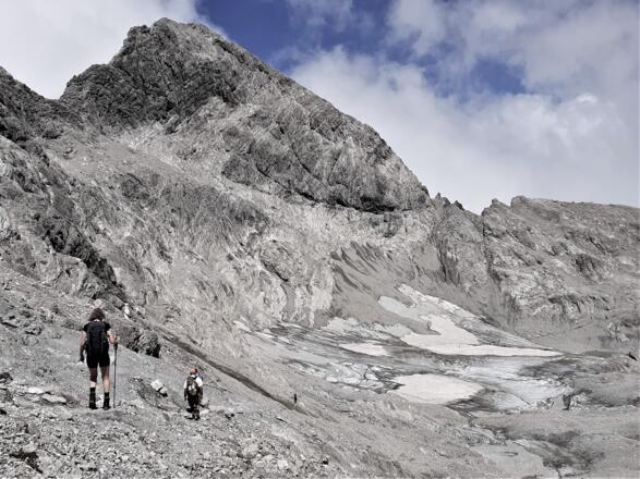 Die Schwarze Milz, der letzte Allgäuer Gletscher, am Fuß der Mädelegabel.