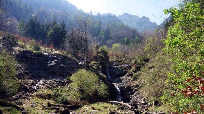 Kleine Waserfälle um 800 m.