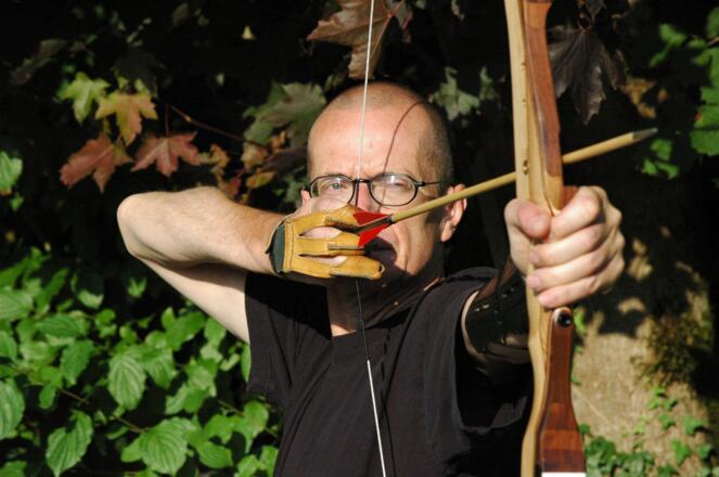 Ossi beim Bogenschiessen