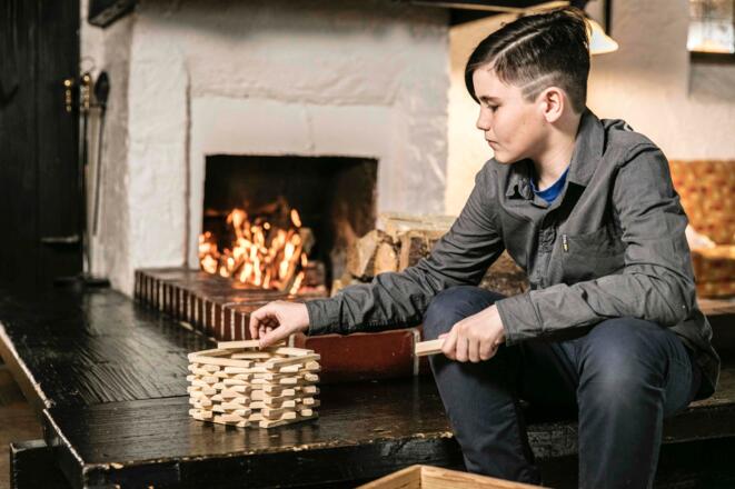 Sporthotel_Kaminzimmer_Spiele