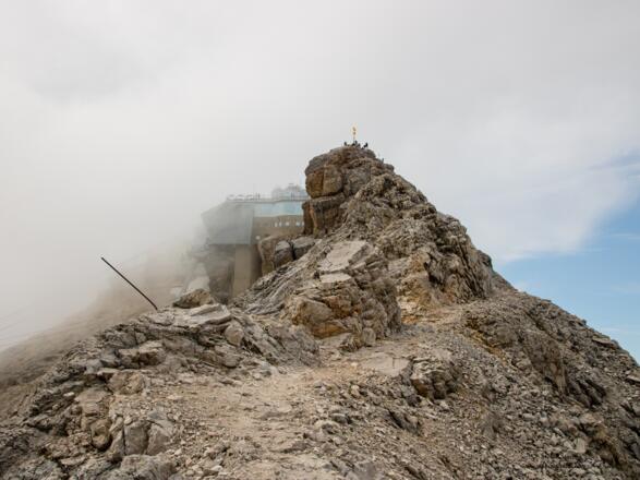 Blick zurück am Jubiläumsgrat unweit der Zugspitze