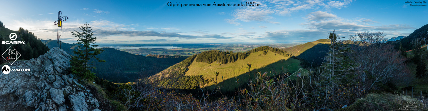 Panorama vom Spitzen Stein auf den Chiemgau.