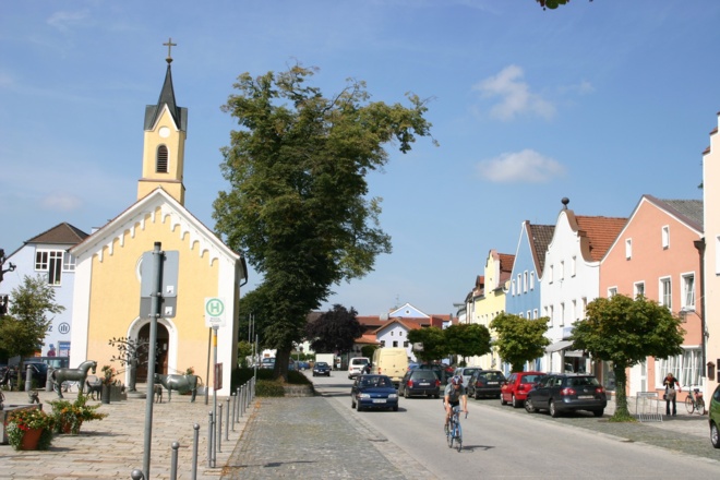 Startpunkt im Ortskern von Massing.