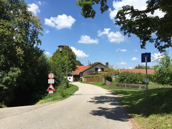 Achtung, 18 % Gefälle auf Schotter kann umfahren werden!!!