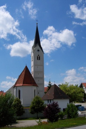 Kirche Mariä Himmelfahrt in Waldhof