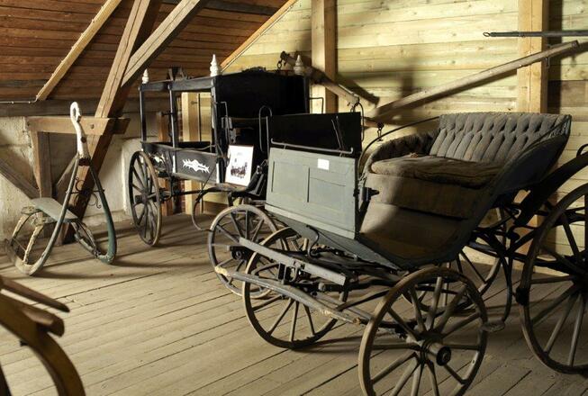 Alte Kutschen im Heimatmuseum Hebertsfelden