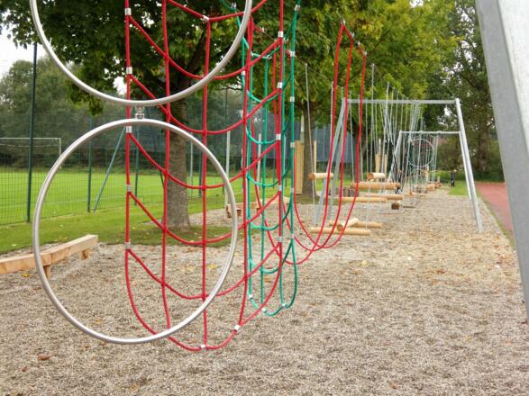 Kletterwnd im BewegungsPark in Hebertsfelden