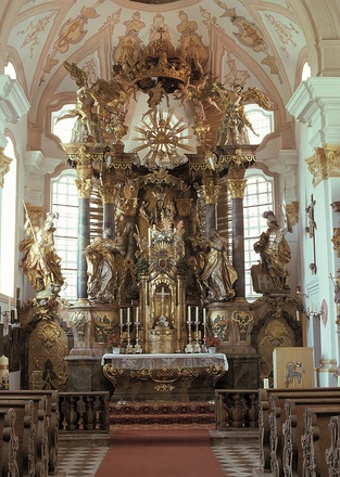 Prachtvoller Hochaltar der Wallfahrtskirche in Anzenberg