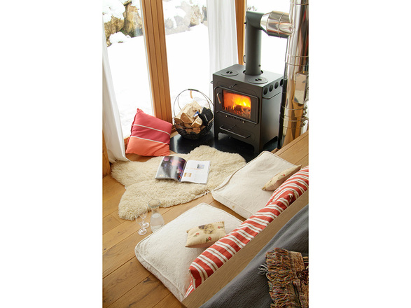 Gartenhaus kuscheln am Kamin