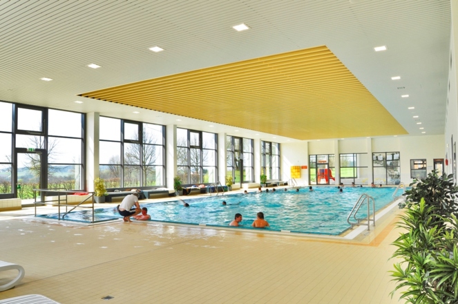 Schwimmbecken