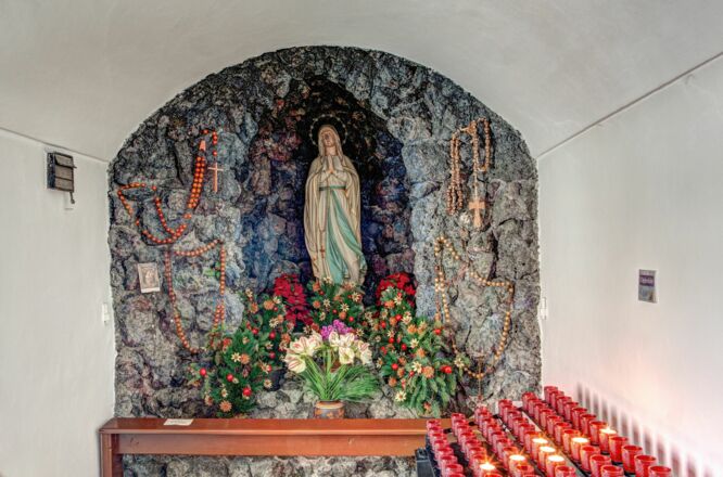 Eingangsbereich der Liebfrauenkirche Inzell