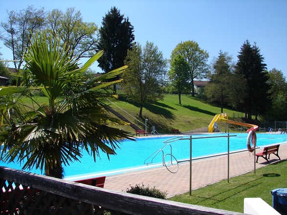 Schwimmbad Tann