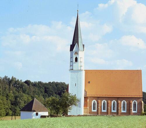 Kirche St. Johannes der Täufer in Noppling