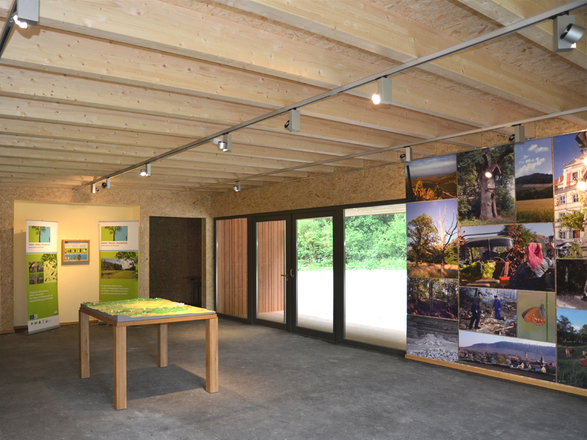 Das Innere des Mittelwaldpavillons