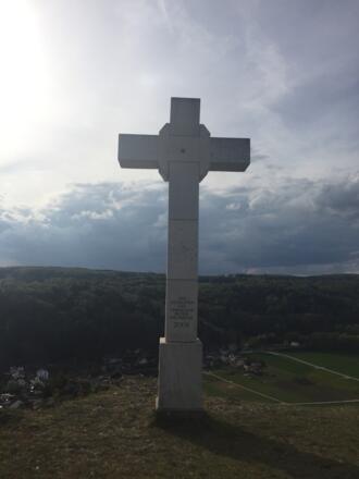 Kreuz am Schellenberg