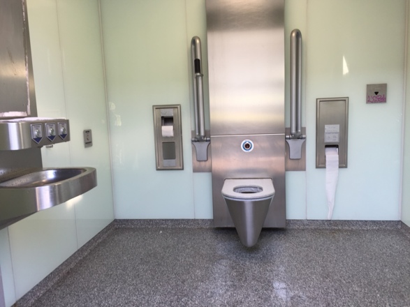 Rolli-WC S-Bahnhof Geltendorf (Euroschlüssel)