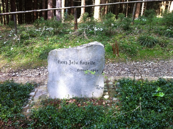 Tafel zur Herz-Jesu-Kapelle