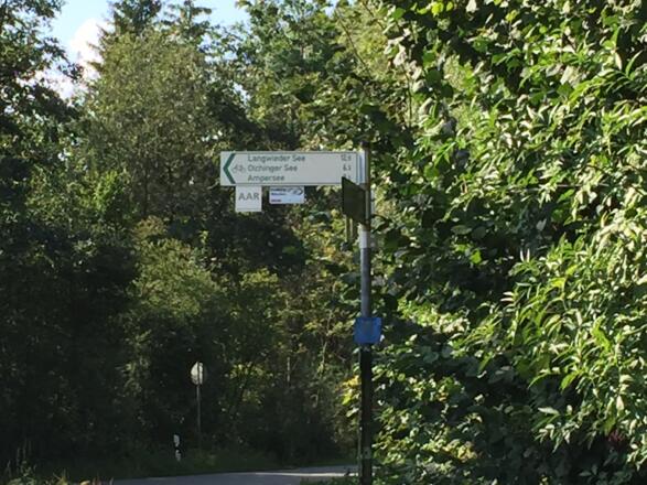 rechts und links führt der Radweg zum Olchinger See